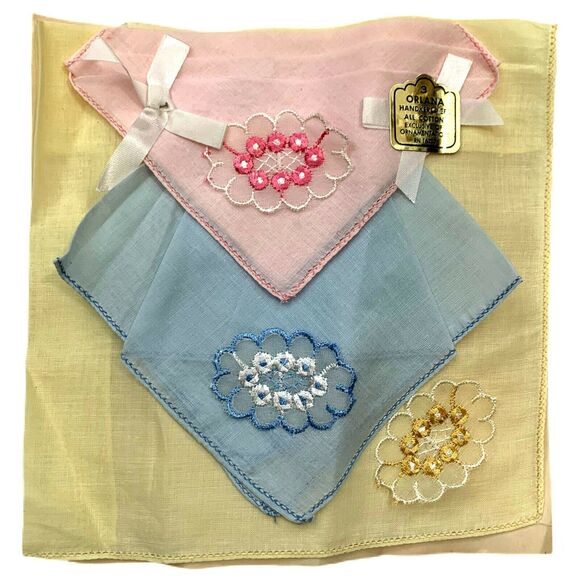 3 Floral Embroidered Bridesmaid Handkerchiefs Cottage Core Mid Century Vintage - Picture 1 of 4